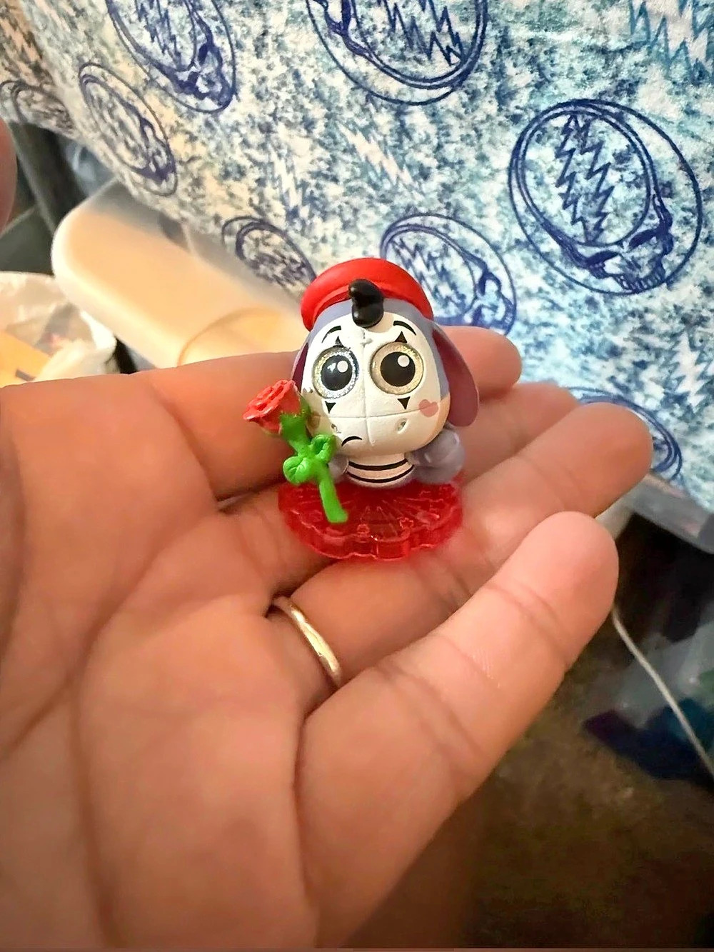 Disney Doorables Eeyore with Rose Red & White Figure